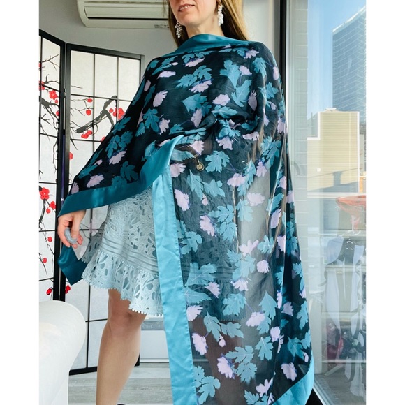 Doncaster DD 100% Silk Leaf Theme Print Satin Border Trim Long Rectangle Scarf - Picture 2 of 16